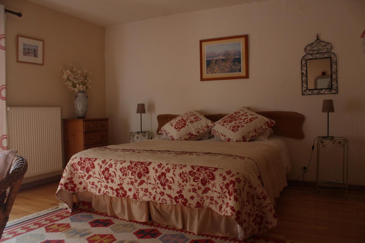 La Clairiere Du Moulin Bed & Breakfast Lepin-le-Lac Exterior photo