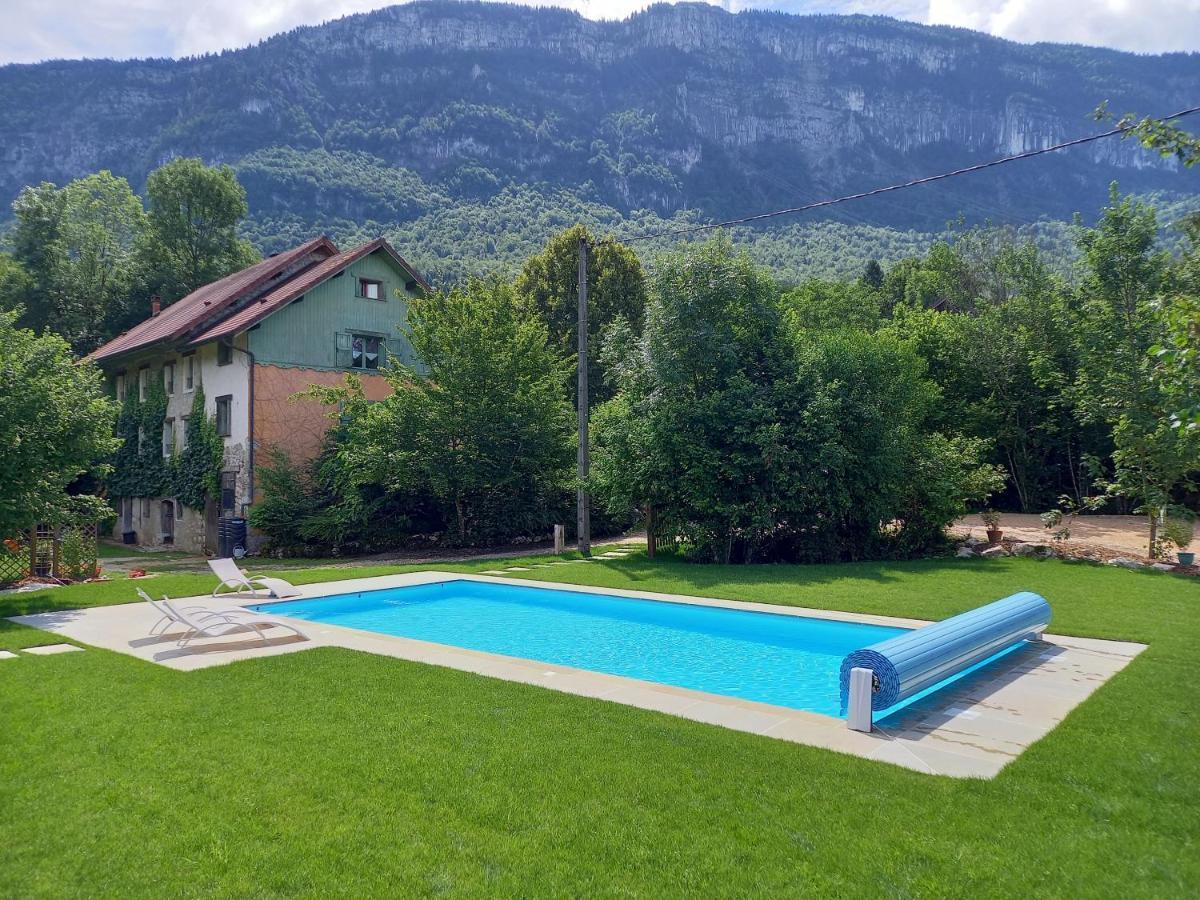 La Clairiere Du Moulin Bed & Breakfast Lepin-le-Lac Exterior photo
